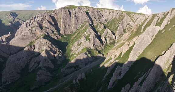 甘加秘境白石崖峡谷