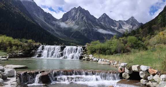 四川阿坝州毕棚沟盘羊湖瀑布慢镜头