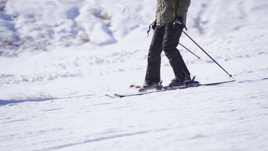 实拍滑雪运动视频素材模板下载