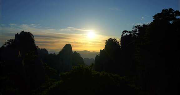 唯美逆光山峰延时