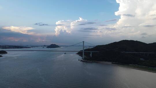 夕阳下的珠江口海域