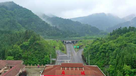 四川麻城收费站航拍