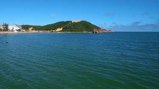 航拍三亚后海皇后湾冲浪及海棠湾海岛海浪