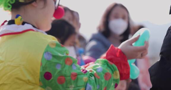 4k小丑互动 拧气球 儿童游乐园 童话世界
