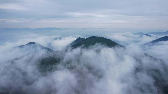 航拍云海和高山