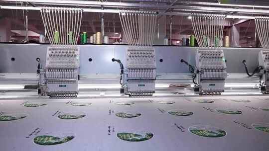 非遗民俗文化生产流水线机器刺绣作业场景