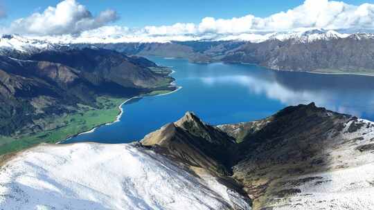 新西兰徒步瓦纳卡湖和哈威亚湖雪山湖泊草原