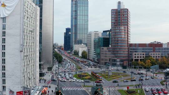 华沙城市中心的交通状况