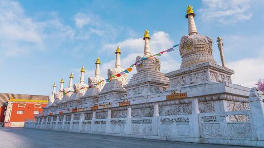 中国内蒙古呼和浩特大召寺佛塔和经幡延时