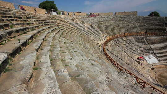 古代圆形剧场在Pamukkale土耳其