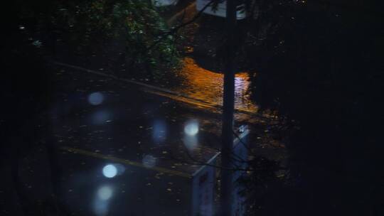 雨夜的马路视频素材模板下载