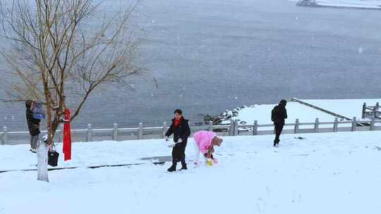 手机4K摄宜昌伍家岗滨江大雪纷飞景7