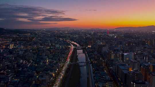 4K-航拍夜幕降临时的日本京都市