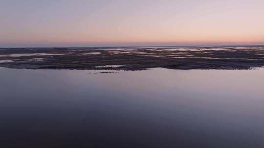 黄河入海口湿地日出