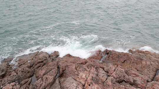 深圳海岸线-大梅沙礁石风起浪涌