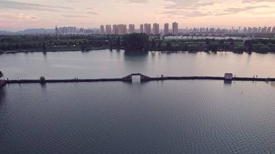 绍兴犭央犭茶湖与镜湖国家城市湿地晚霞风景