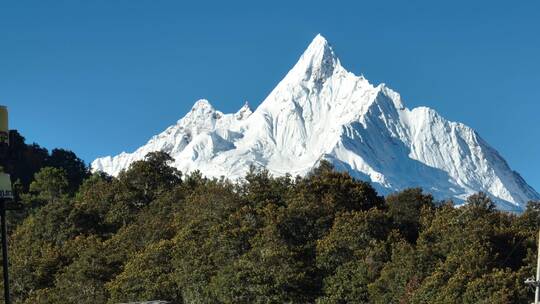 壮观的梅里雪山