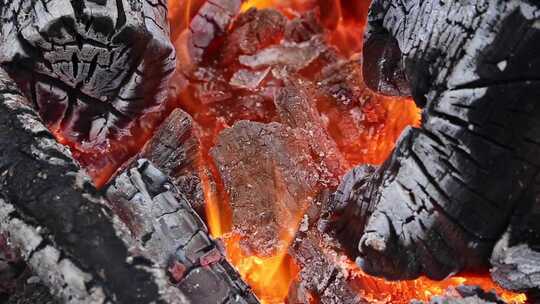 燃烧的木炭 火苗篝火视频素材模板下载