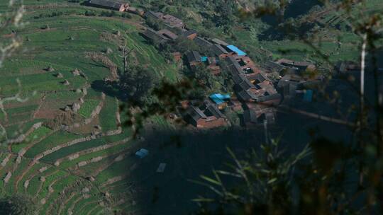 山区村庄视频俯拍中国西南山区小村庄