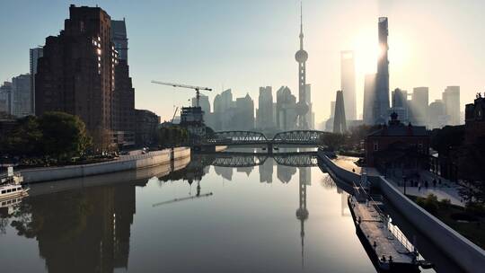 上海天际线日出航拍