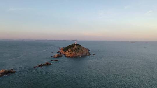 大海航拍风车小岛蓝色大海海岸线泉州风车岛