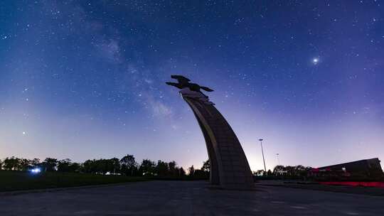 内蒙古银河星空升起 鹰骏公园