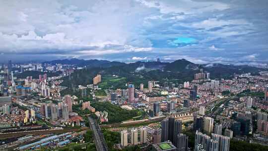 航拍深圳罗湖区水贝片区洪湖公园城市风光