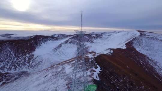 4K西藏5200雪山顶云海铁塔02