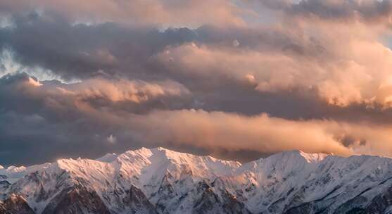 雪山云雾森林阳光树林远山峰大自然生态风景