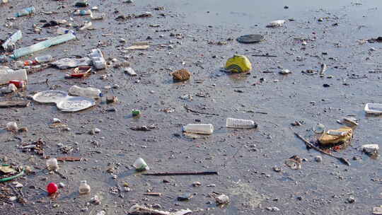 污水处理塑料污染废物