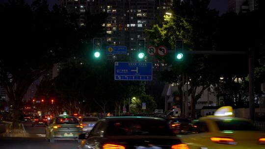 2023广州天河红绿灯写字楼加班夜景视频素材模板下载