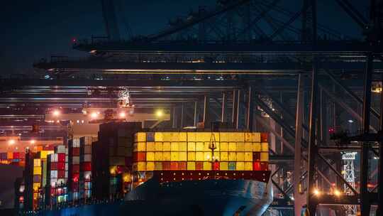 中国广东深圳盐田港集装箱码头货轮夜景视频素材模板下载
