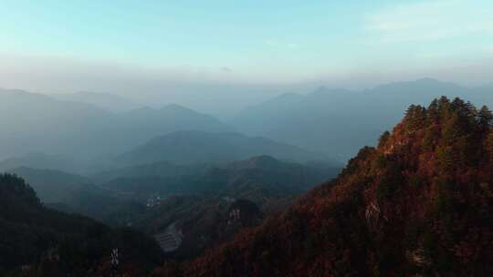 伏牛山老界岭群山日出风景