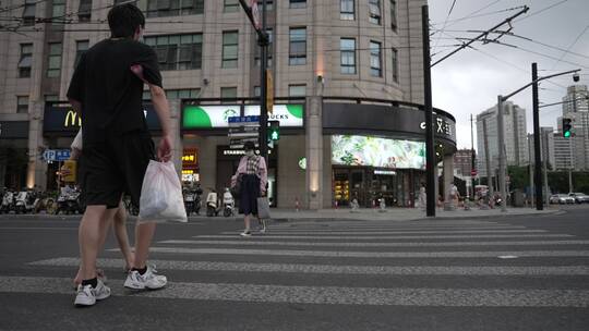 浦西河南路行人