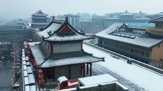 航拍西安永宁门城墙雪景