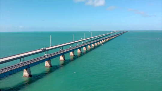 移动左空中无人机拍摄佛罗里达群岛7英里桥