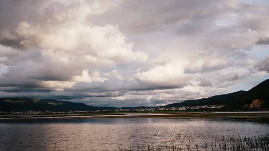 【精品】晚霞湖泊云彩彩云黄昏风光美景