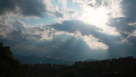 耶稣光云层盖过光束十分壮观视频素材模板下载