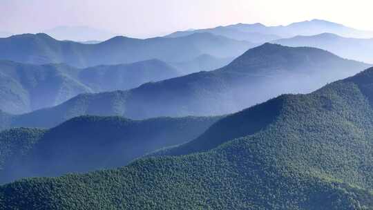 长焦航拍清晨日出群山青山万重山平流雾云海