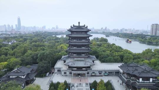 航拍上东济南大明湖风景区鹳雀楼视频素材模板下载