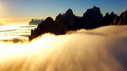 高山云海日出全景