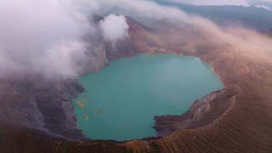 印尼宜珍火山航拍