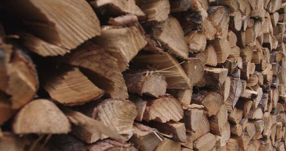 一堆木头木材