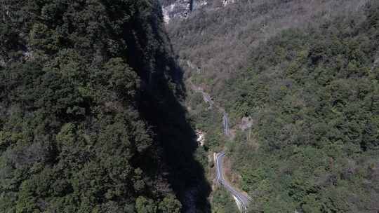 南江光雾山景区古蜀道米仓道悬崖上的栈道