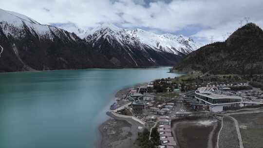 西藏G318然乌湖国际自驾房车露营营地