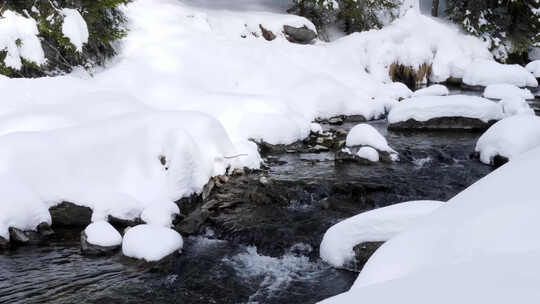 冬季冰天雪地河流流水