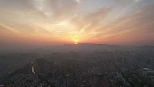 江苏连云港城市日出彩霞迷雾航拍