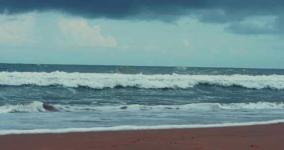 大海边的海浪