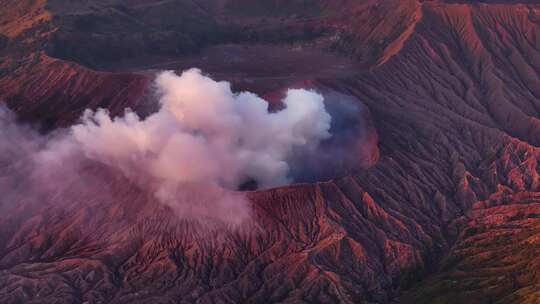 布罗莫火山 清晨活火山