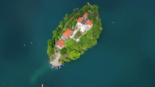 欧洲斯洛文尼亚布莱德湖小岛上教堂